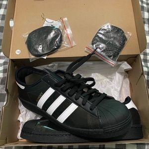 Adidas Blondey Superstar trainers